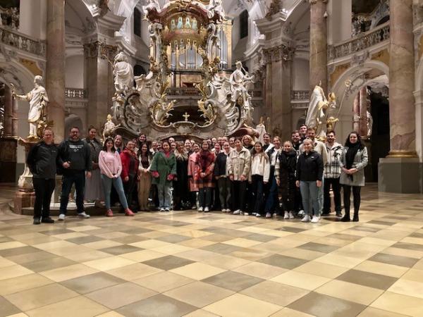 Gruppenfoto in der Basilika
