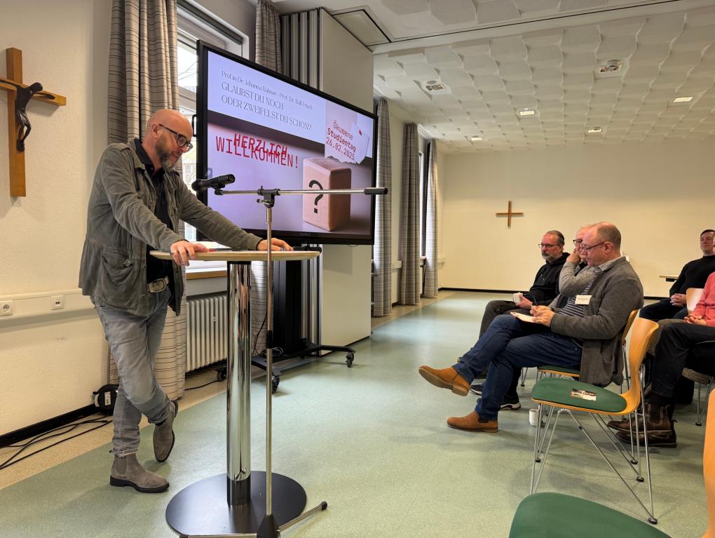 Prof. Dr. Ralf Frisch